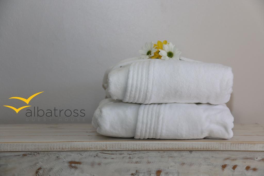 Albatross Guesthouse ลางเงอบาน ภายนอก รูปภาพ